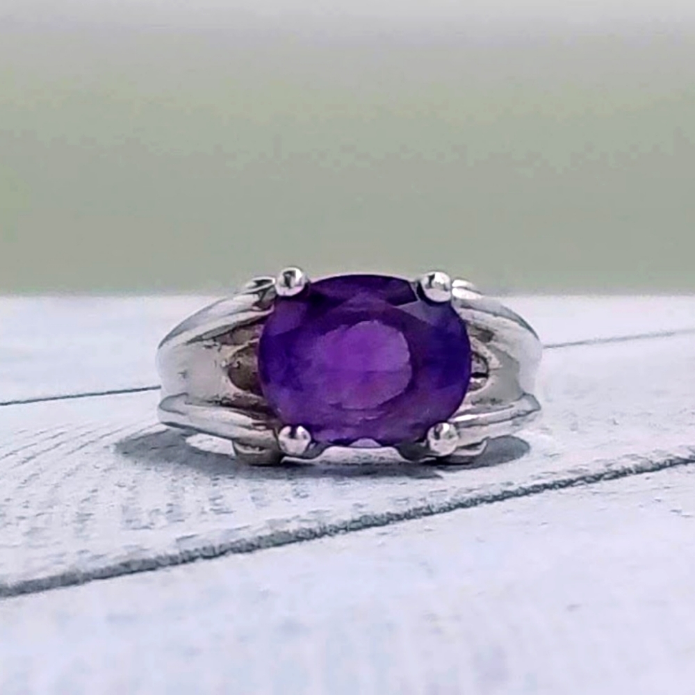Sterling Silver Oval Faceted Amethyst Ring. Size 7